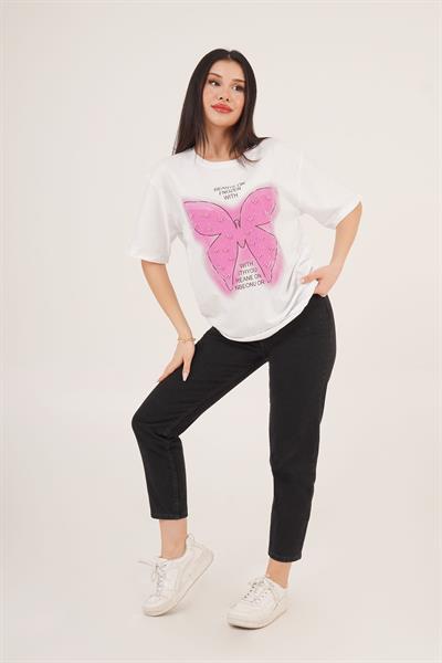 Kelebek Desenli Taşlı ve Yazı Detaylı Beyaz Tişört