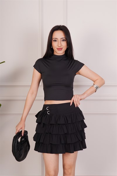 Kemer Detaylı Kat Kat Şortlu Siyah Etek