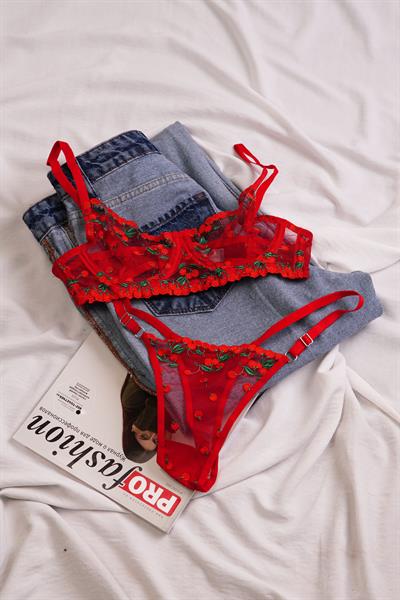 Kiraz Desenli Tüllü Kırmızı Bralet Takımı (Sütyen & Tanga)