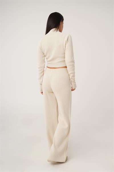 Kısa Model Bej Crop ve Pantolon Takımı