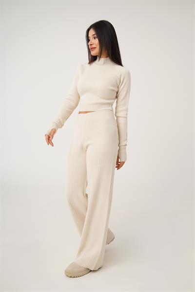 Kısa Model Bej Crop ve Pantolon Takımı