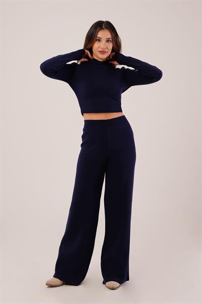 Kısa Model Lacivert Crop ve Pantolon Takımı