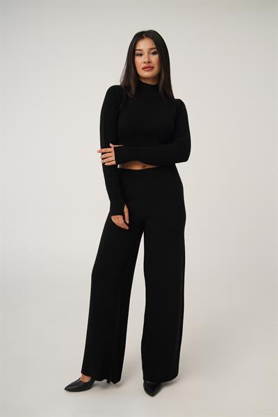 Kısa Model Siyah Crop ve Pantolon Takımı