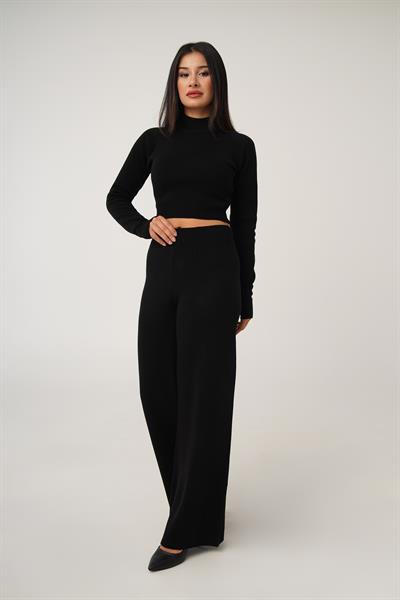 Kısa Model Siyah Crop ve Pantolon Takımı