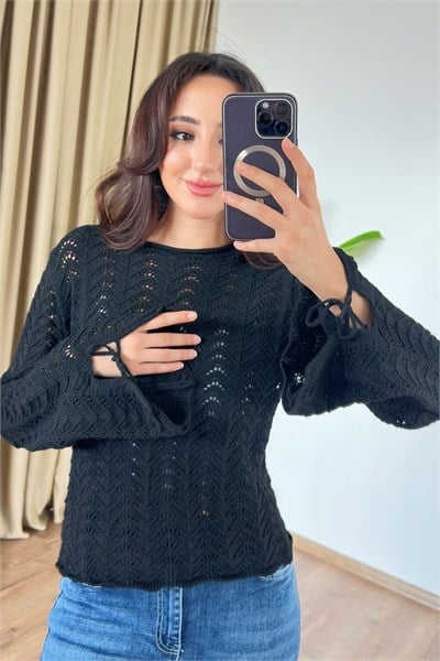 Kol Ucu Bağcıklı Ajurlu Siyah Triko Bluz