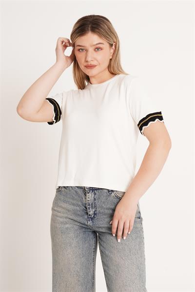 Kol Ucu Sim İp Geçişli Beyaz Tişört