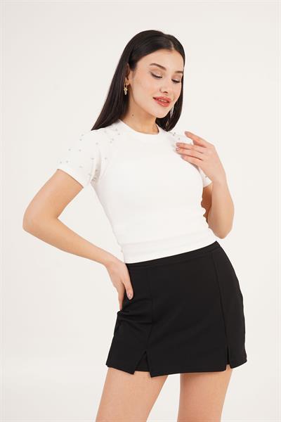 Kolu İnci Detaylı Basic Beyaz Tişört