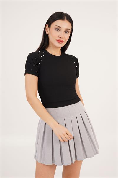 Kolu İnci Detaylı Basic Siyah Tişört