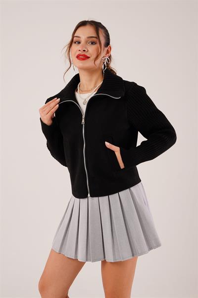 Kolu Triko Detay Kısa Siyah Kaşe Ceket
