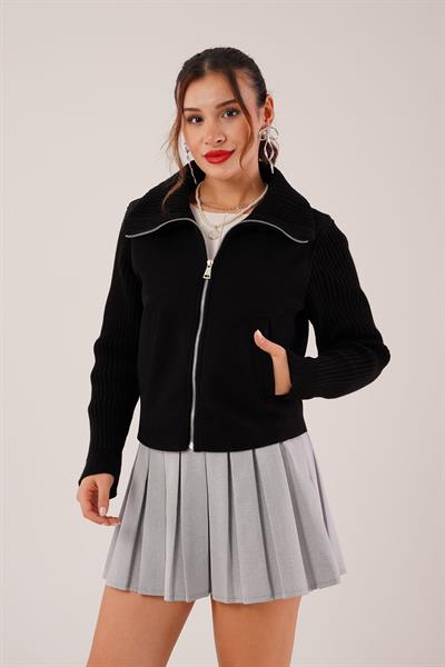 Kolu Triko Detay Kısa Siyah Kaşe Ceket
