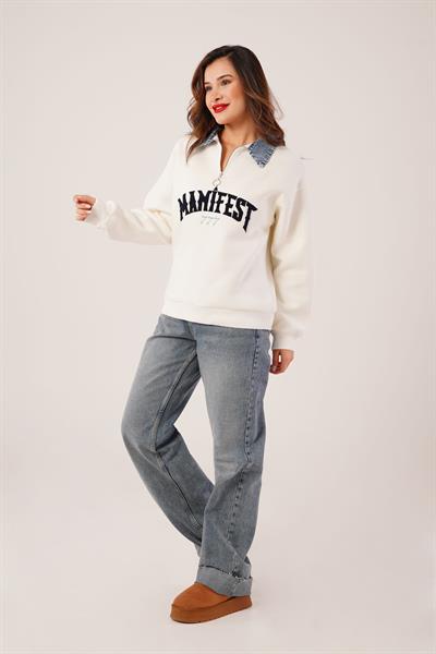 Kot Detay Manifest Nakışlı Beyaz Sweatshirt