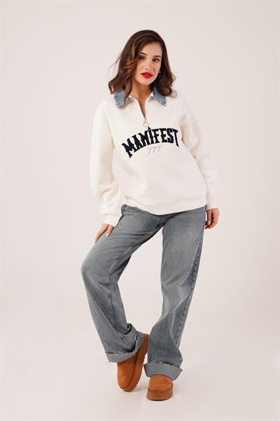 Kot Detay Manifest Nakışlı Beyaz Sweatshirt