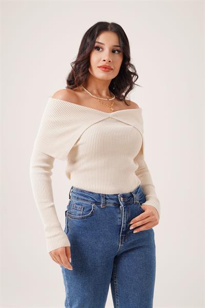 Madonna Yaka Omuz Dekolteli Bej Triko Kazak