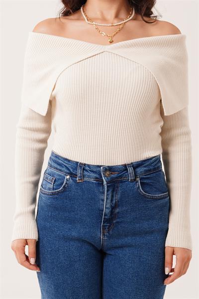 Madonna Yaka Omuz Dekolteli Bej Triko Kazak