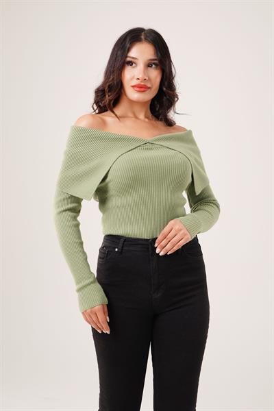 Madonna Yaka Omuz Dekolteli Haki Triko Kazak