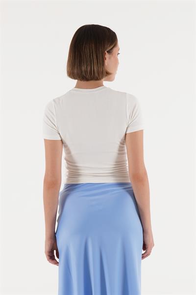 Mavi Kurdele İşlemeli Beyaz Crop