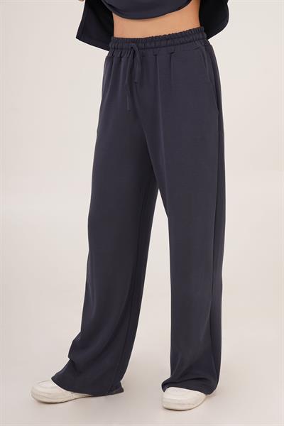 Bel Bağlama Detaylı ve Salaş Tişört Modal Lacivert Takım