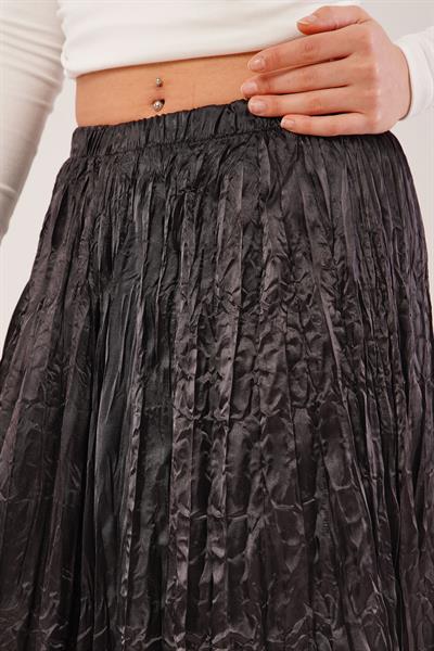 Modern Kırışım Midi Siyah Saten Etek