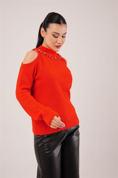 Omuz Dekolteli Boğazlı Kolye Detay Kırmızı Triko Kazak