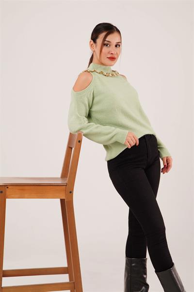 Omuz Dekolteli Boğazlı Kolye Detay Yeşil Triko Kazak