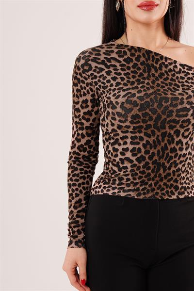 Omuz Dekolteli Leopar Desen Bluz