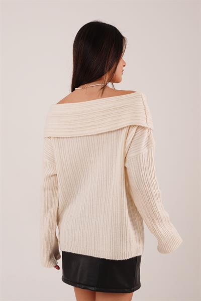 Omuz Dekolteli Madonna Yaka Ekru Triko Kazak