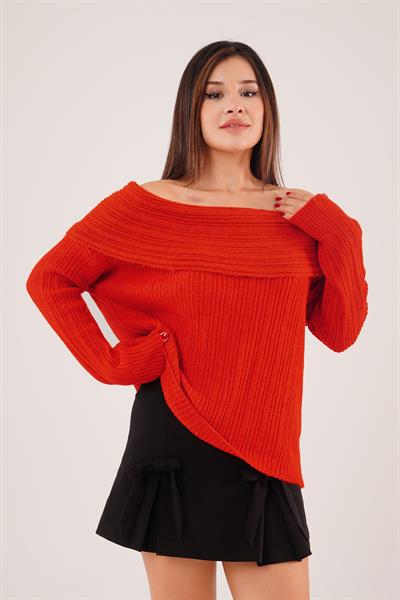 Omuz Dekolteli Madonna Yaka Kırmızı Triko Kazak