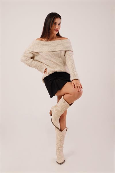 Omuz Dekolteli Madonna Yaka Taş Triko Kazak