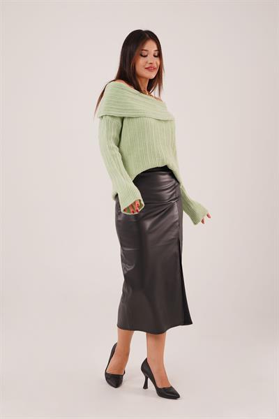 Omuz Dekolteli Madonna Yaka Yeşil Triko Kazak