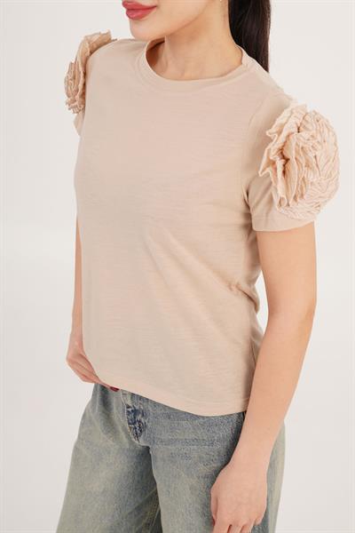 Omuz Gül Detaylı Bej Bluz
