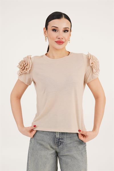 Omuz Gül Detaylı Bej Bluz