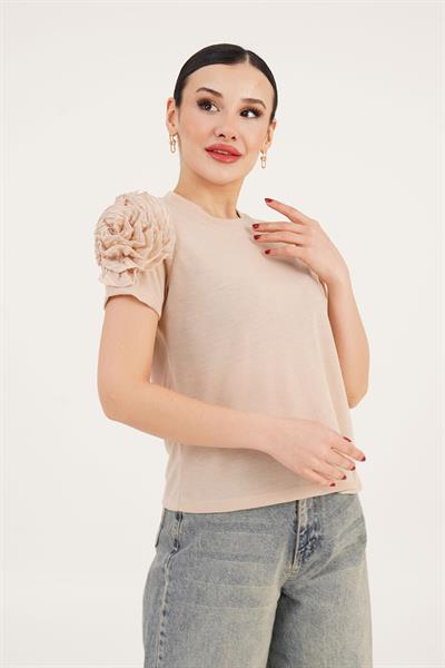 Omuz Gül Detaylı Bej Bluz