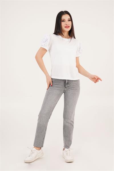 Omuz Gül Detaylı Beyaz Bluz