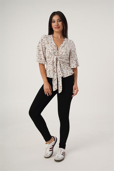Ön Bağlamalı Çıtır Çiçekli Bej Bluz