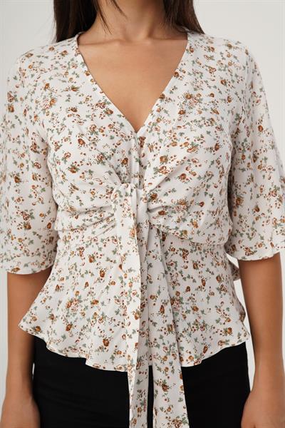 Ön Bağlamalı Çıtır Çiçekli Bej Bluz