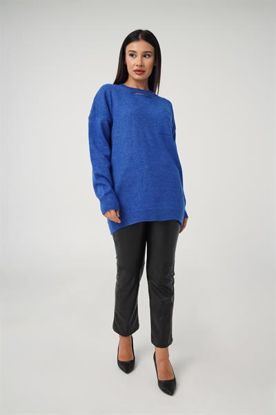 Ön Dekolte Detaylı Saks Triko Kazak