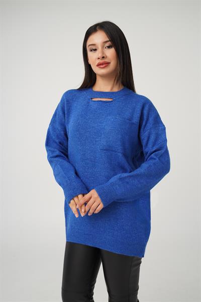 Ön Dekolte Detaylı Saks Triko Kazak