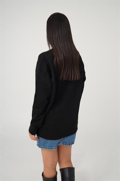 Ön Dekolte Detaylı Siyah Triko Kazak