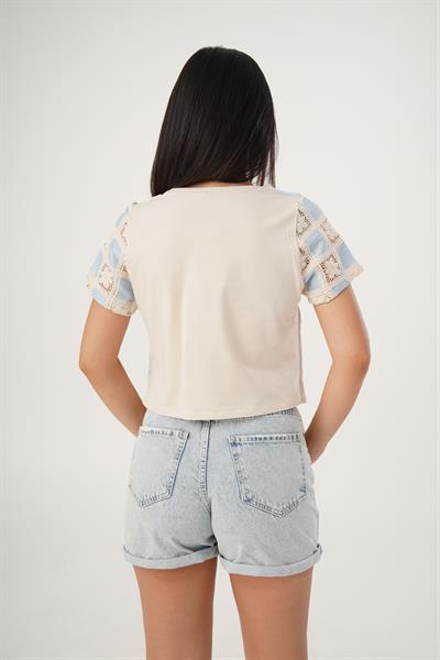 Ön Güpür Detay Kısa Model Bluz