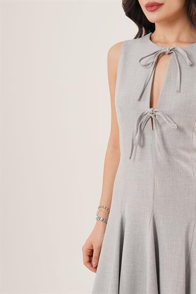 Bağlama Detaylı Sıfır Kol Gri Elbise	