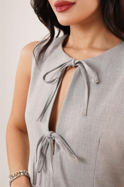 Bağlama Detaylı Sıfır Kol Gri Elbise	