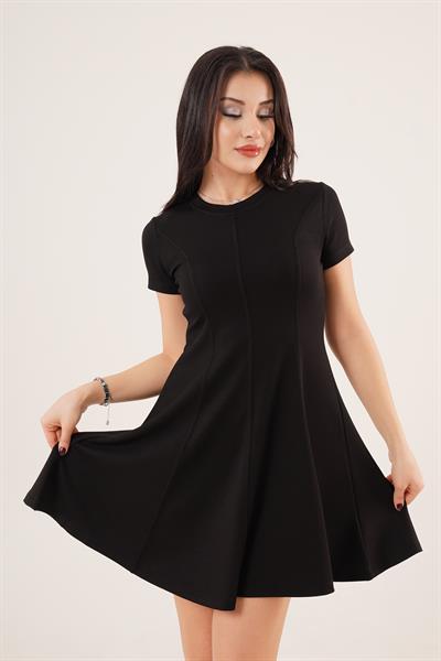 Önden Dikiş Detaylı Kloş Model Siyah Elbise