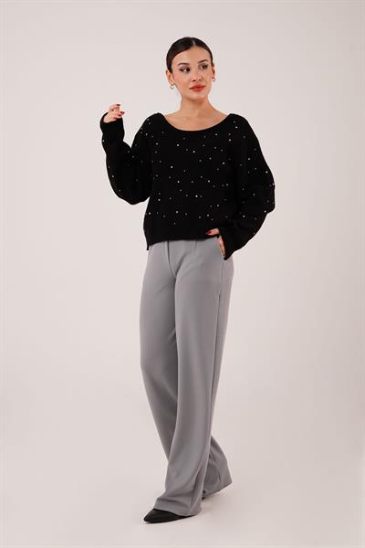 Önü Taş İşlemeli Sırt Dekolteli Siyah Kazak