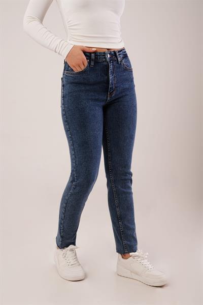 Paçası Kesik Yüksek Bel Likralı Mom Jean
