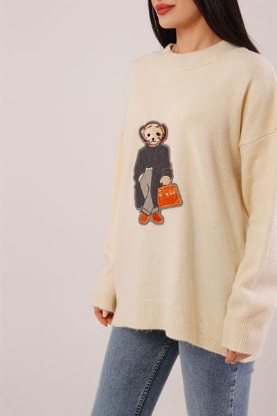 Panda Nakışlı Oversize Krem Kazak