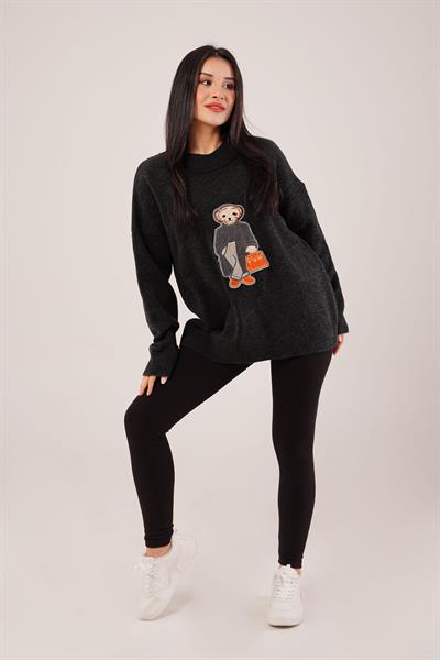 Panda Nakışlı Oversize Siyah Kazak