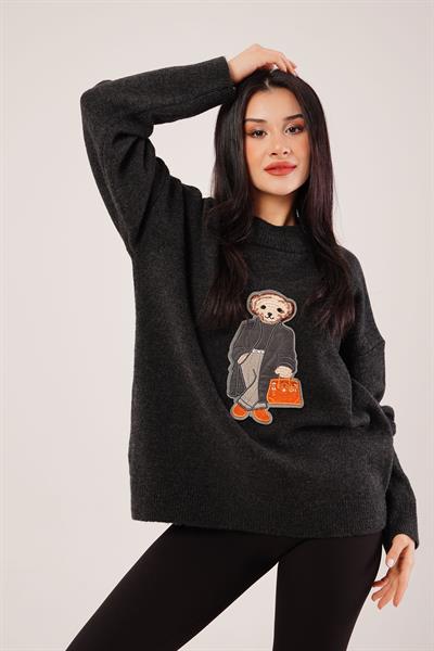 Panda Nakışlı Oversize Siyah Kazak