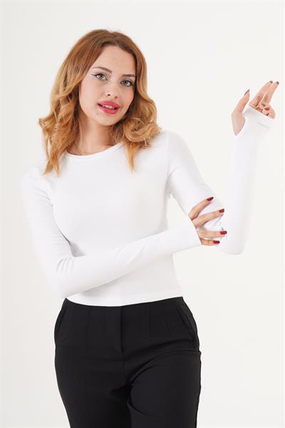 Parmak Geçirmeli Beyaz Basic Bluz