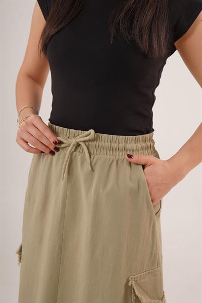 Ön Yırtmaçlı Cep Detaylı Haki Etek	