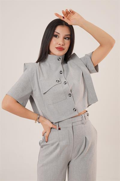 Cepli Düğmeli Bluz ve Diz Detaylı Pantolon Gri İkili Takım